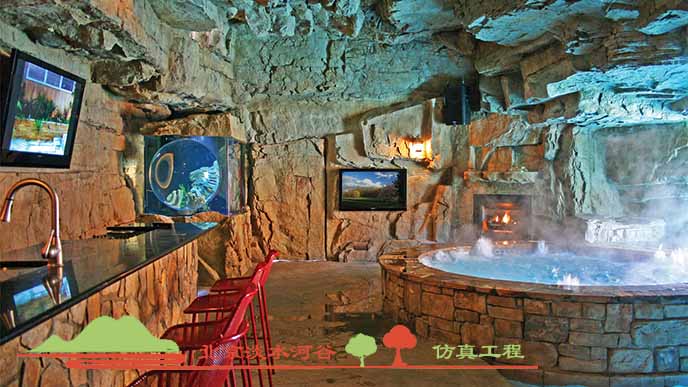 玻璃鋼假山制作在新疆吐魯番會所施工完畢，效果似真山