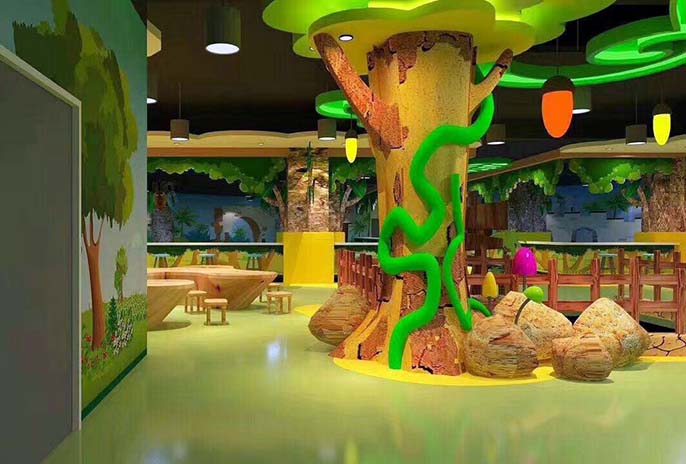 幼兒園大廳的仿真樹有很好的設(shè)計(jì)制作案例