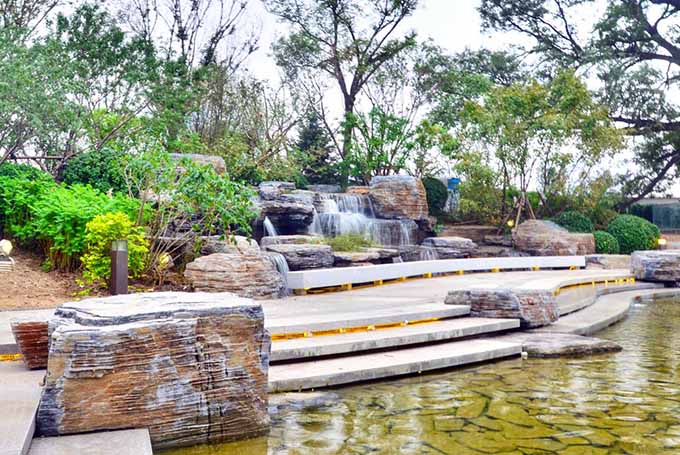 ?拉斯維加斯也有千層石假山水池了是這家中國(guó)公司做的