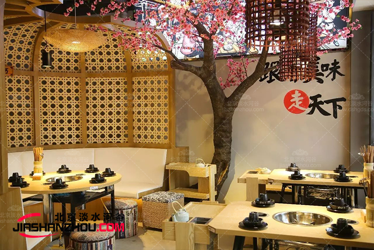 仿真樹的功能性和時(shí)尚性是如今很多喜歡布置室內(nèi)的愛好者們普遍選擇