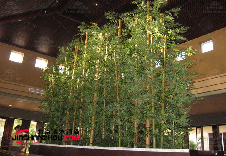 仿真樹蒼翠茂盛美麗而又用途廣泛幾乎可以放在任何地方