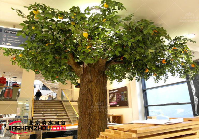 仿真樹為各種室內(nèi)外場地布景漂亮得讓人樂不思蜀
