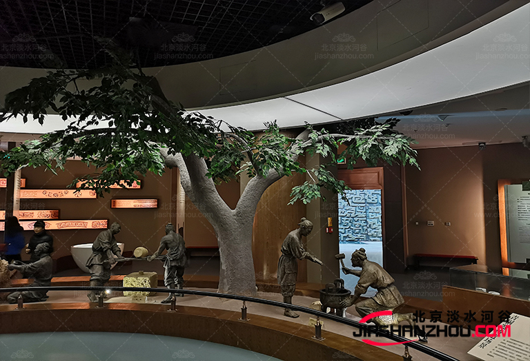 仿真樹(shù)可以美陳出四季如春的一無(wú)二的綠色世界