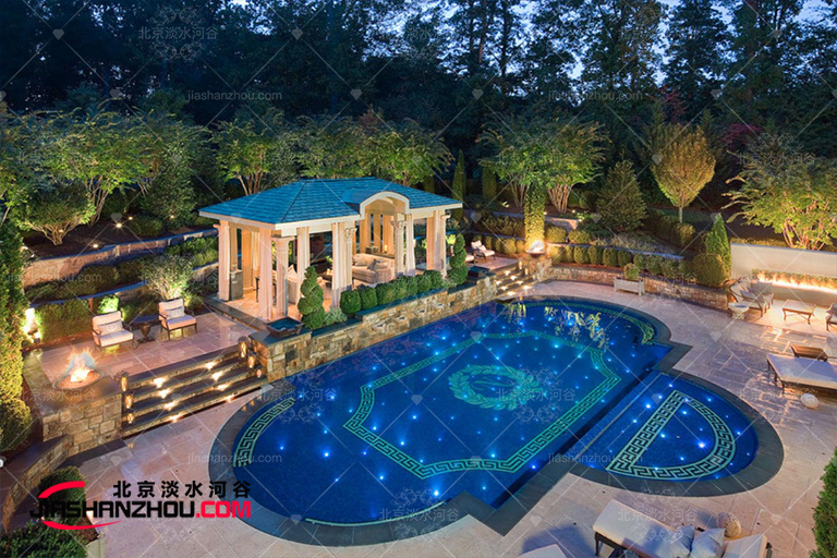 像武漢光谷凱悅酒店那樣不要把你美麗的塑石假山藏在灌木叢中