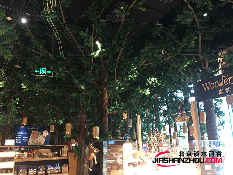 造景小能手仿真樹(shù)使威斯汀酒店的空間理想變?yōu)楝F(xiàn)實(shí)