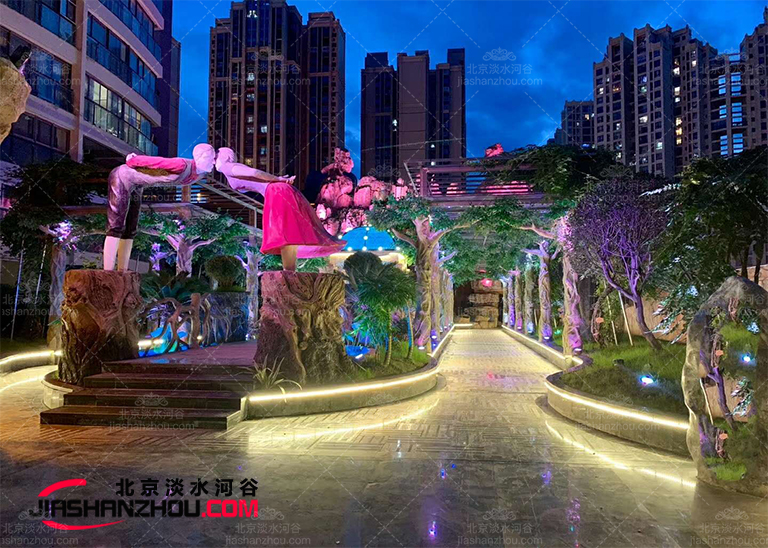 如何給仿真樹(shù)增設(shè)燈具照亮通往酒店前門(mén)的道路