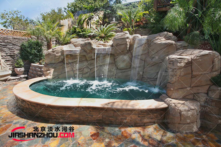 塑石假山對杭州三宿酒店環(huán)境的加分得到越來越多顧客的認可