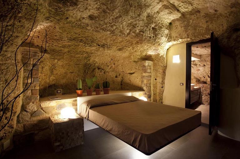 北京洞穴酒店廠家在內蒙烏海甘德爾山施工