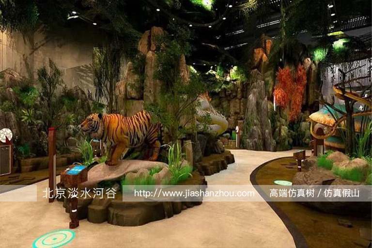 室內(nèi)假山假樹景觀圖片代表國內(nèi)高水準施工