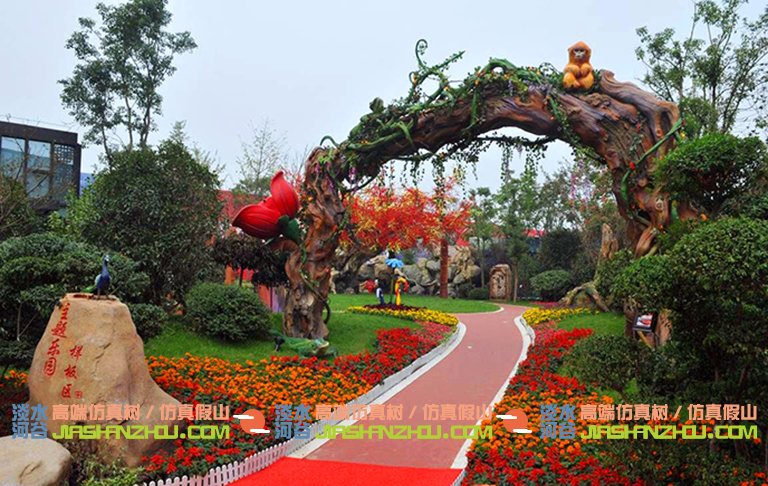 假樹假山大門經(jīng)典作品適用于生態(tài)餐廳旅游景點(diǎn)