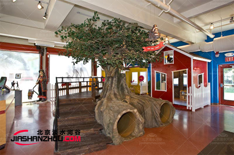 上海星巴克咖啡廳仿真樹改建環(huán)境后使人一待就是一下午