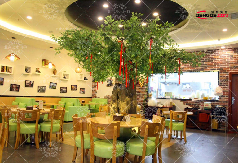 仿真樹(shù)與真花共同美化環(huán)境優(yōu)勢(shì)互補(bǔ)