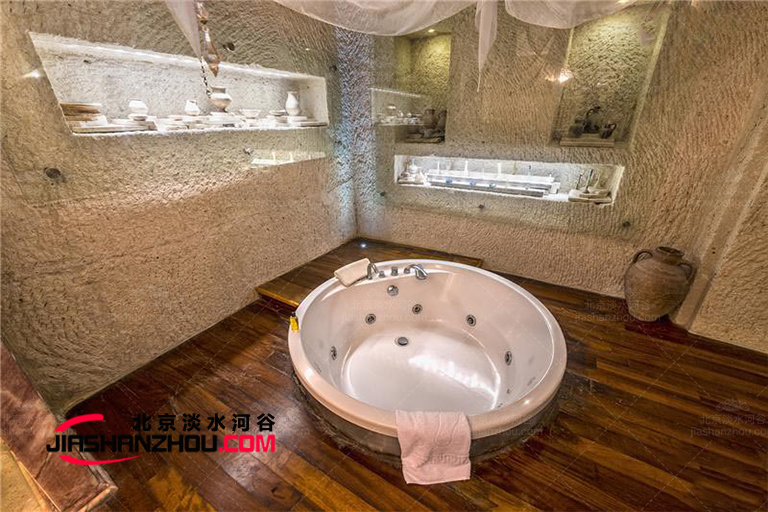 仿真巖洞酒店浴室創(chuàng)意設計方案又有新案例了