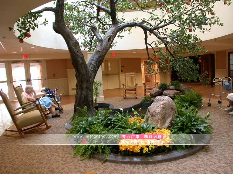 仿真榕樹裝飾酒店房間