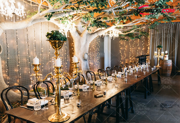 仿真榕樹(shù)是裝飾酒吧的好朋友