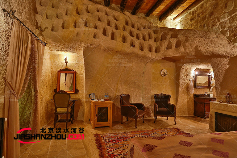 上海浦東時(shí)尚創(chuàng)意個(gè)性的人造洞穴客棧裝修設(shè)計(jì)