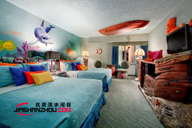 重慶解放碑現(xiàn)代主題酒店卡通雕塑趣味藝術(shù)輕奢樣板間美陳