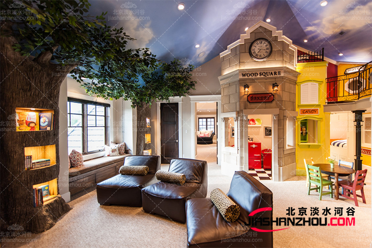 仿真樹主題酒店裝飾自然藝術(shù)氣息濃厚很多人爭(zhēng)著入住