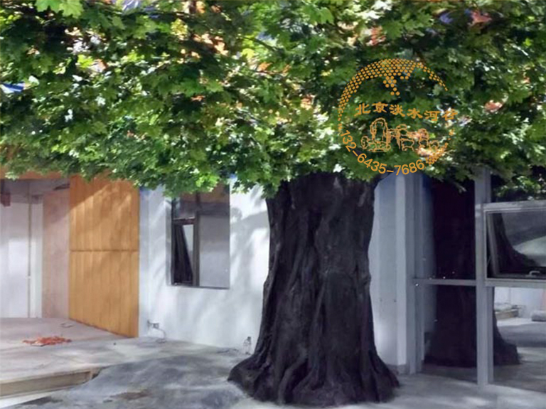 枯樹仿真樹和仿真榕樹的區(qū)別是什么？
