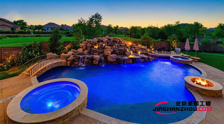 仿真假山.jpg 仿真假山